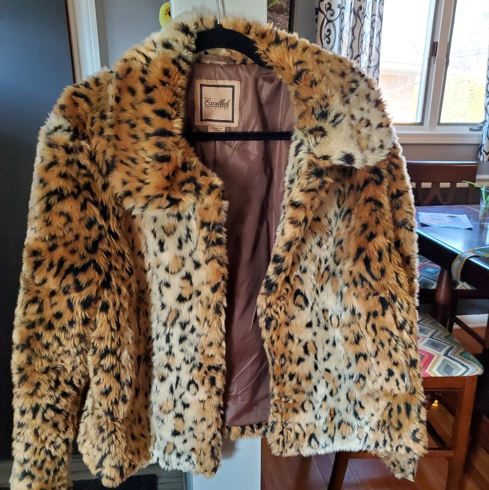 Faux fur leopard coat